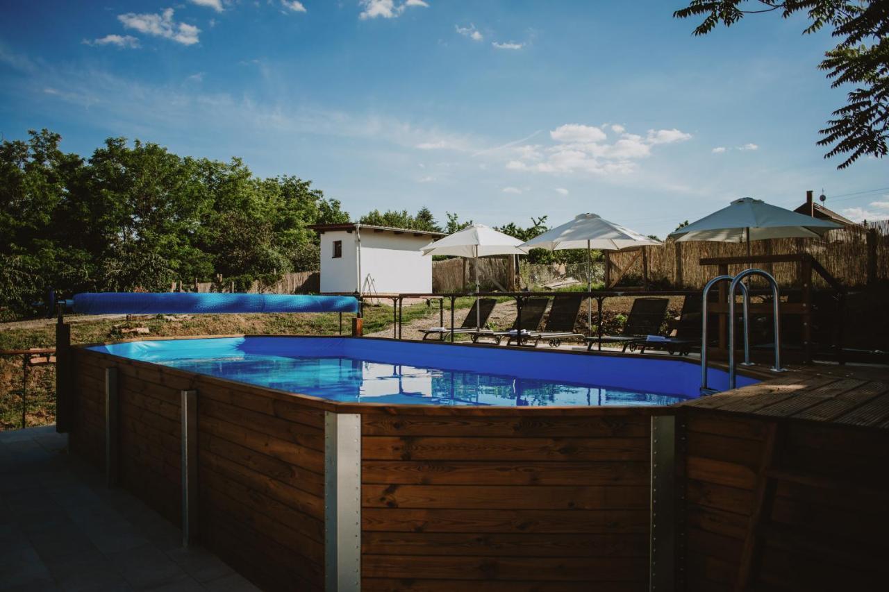 Buzas Pince Vendeghaz Hotel Ecsed Exterior photo