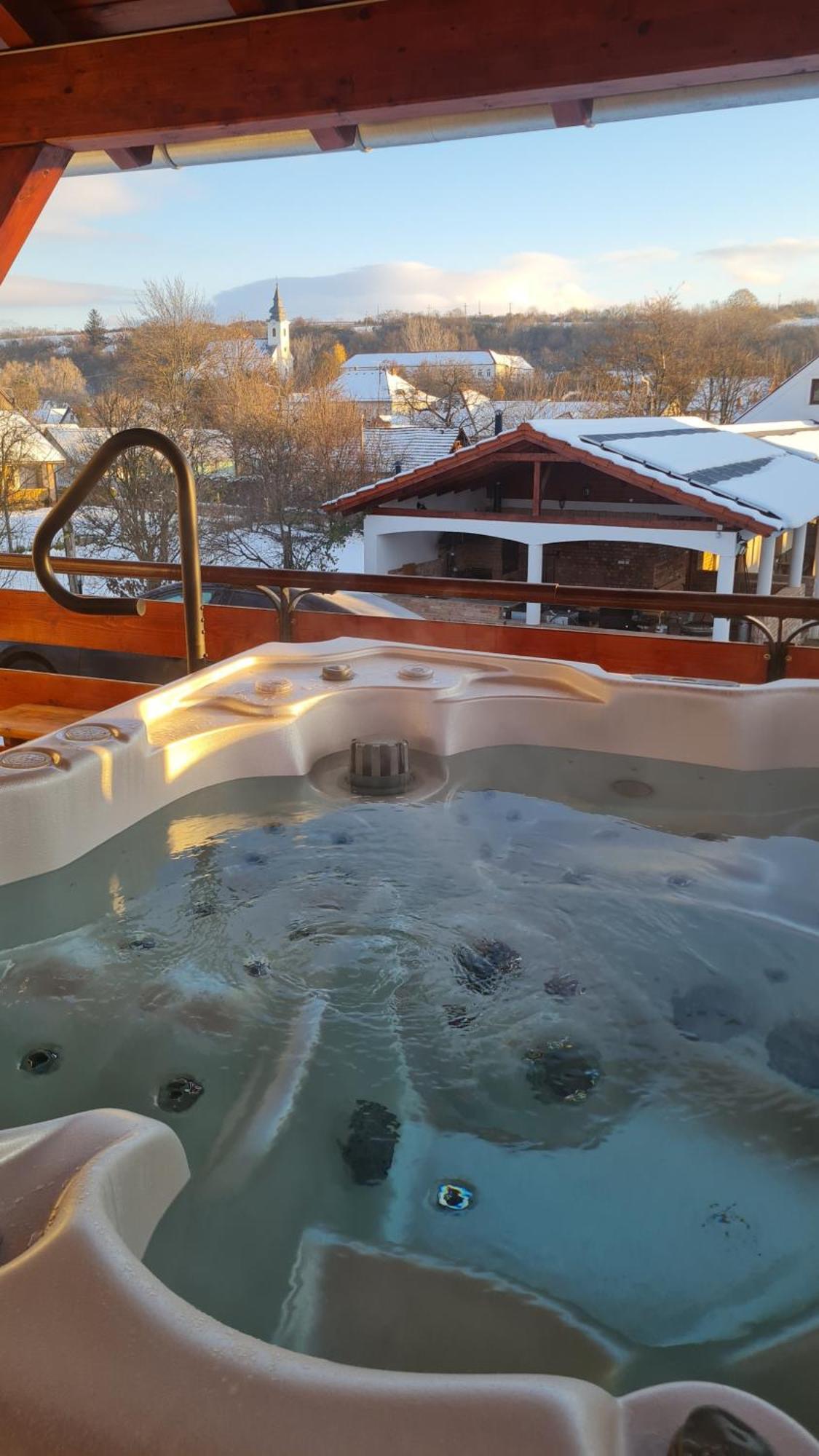 Buzas Pince Vendeghaz Hotel Ecsed Exterior photo