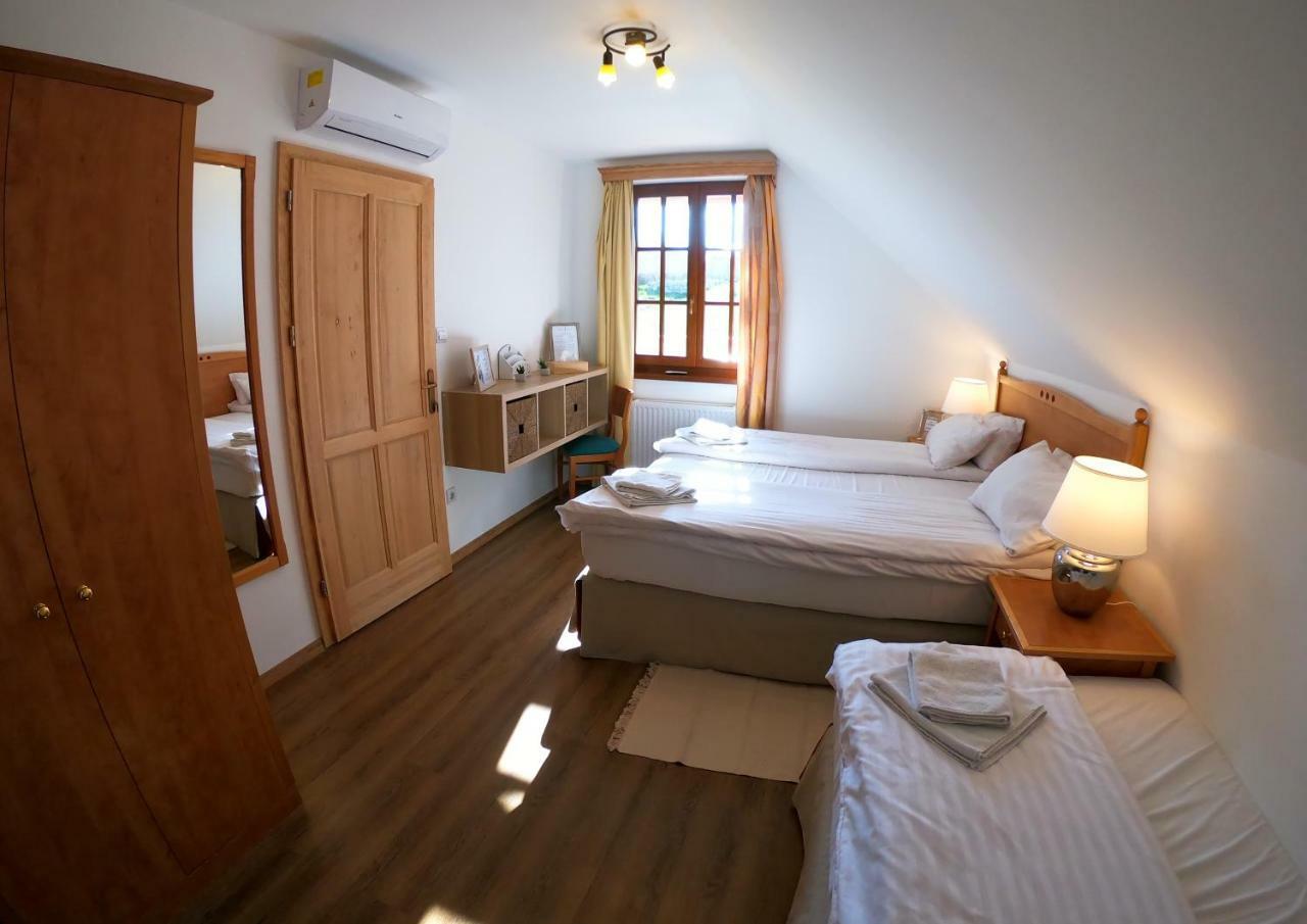 Buzas Pince Vendeghaz Hotel Ecsed Exterior photo