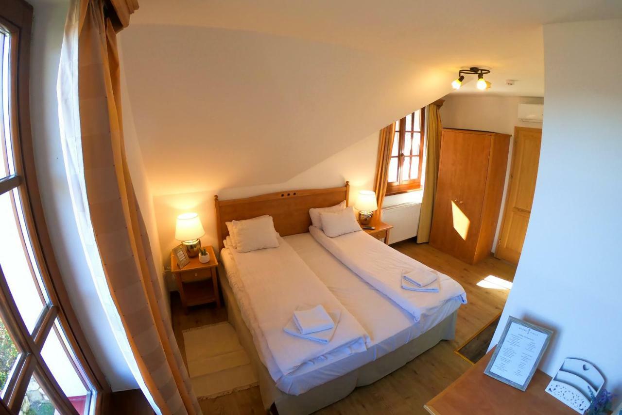 Buzas Pince Vendeghaz Hotel Ecsed Exterior photo