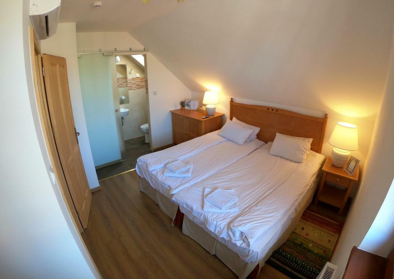 Buzas Pince Vendeghaz Hotel Ecsed Exterior photo