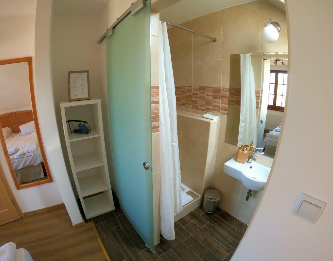 Buzas Pince Vendeghaz Hotel Ecsed Exterior photo